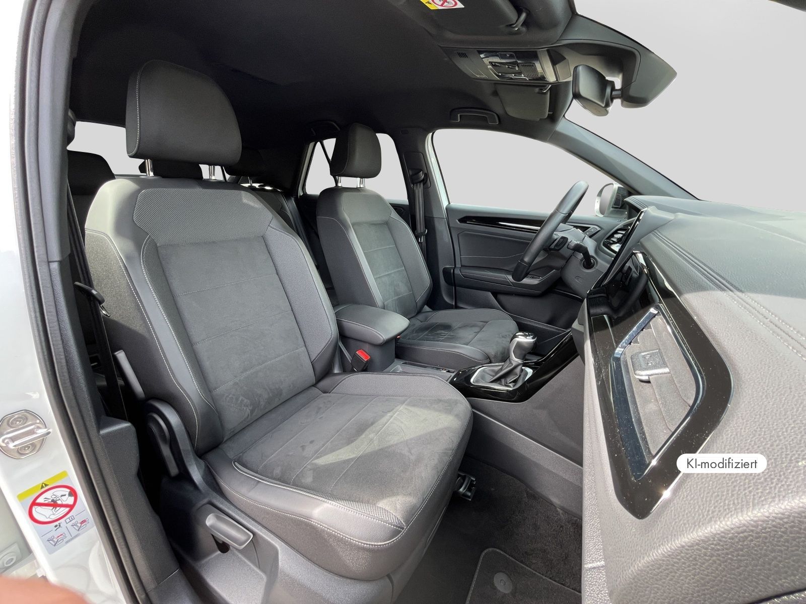 Volkswagen T-Roc R-Line 1.5 TSI DSG KAMERA MATRIX BEATS BLA foto 5