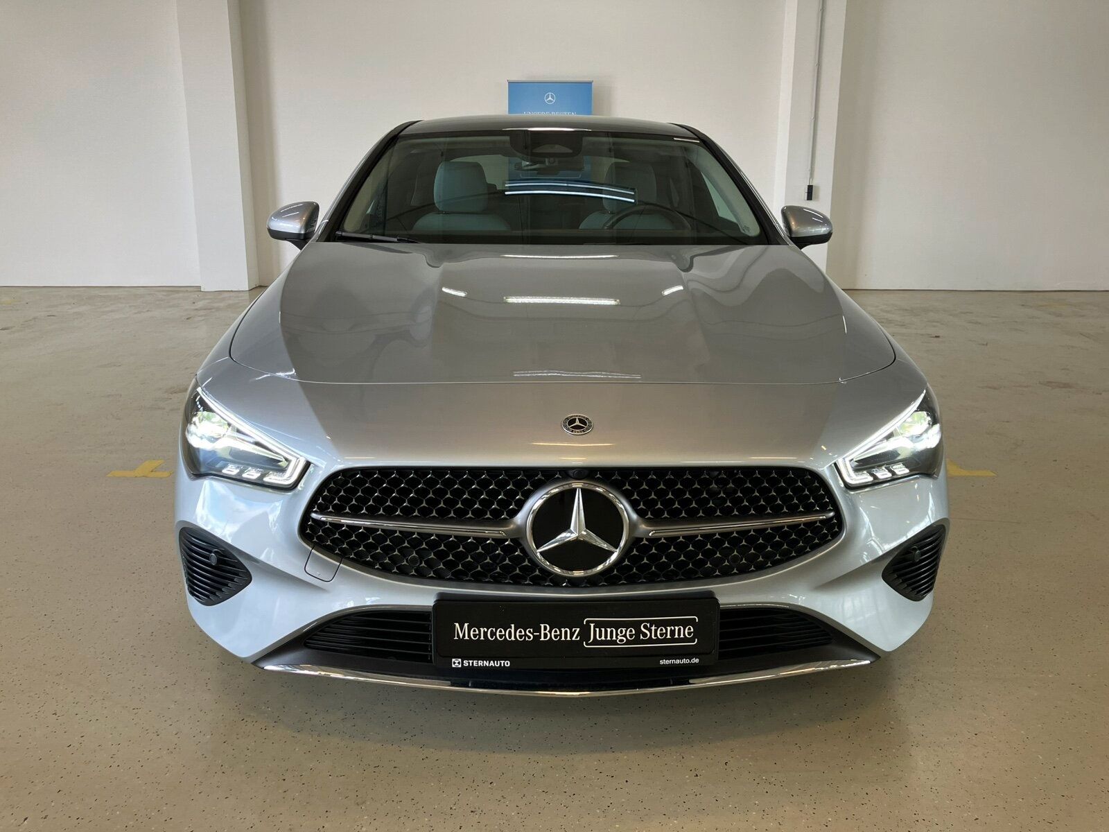 Mercedes-Benz CLA 180 Coupé Progressive Pano Distro RüCam LED imagem 3