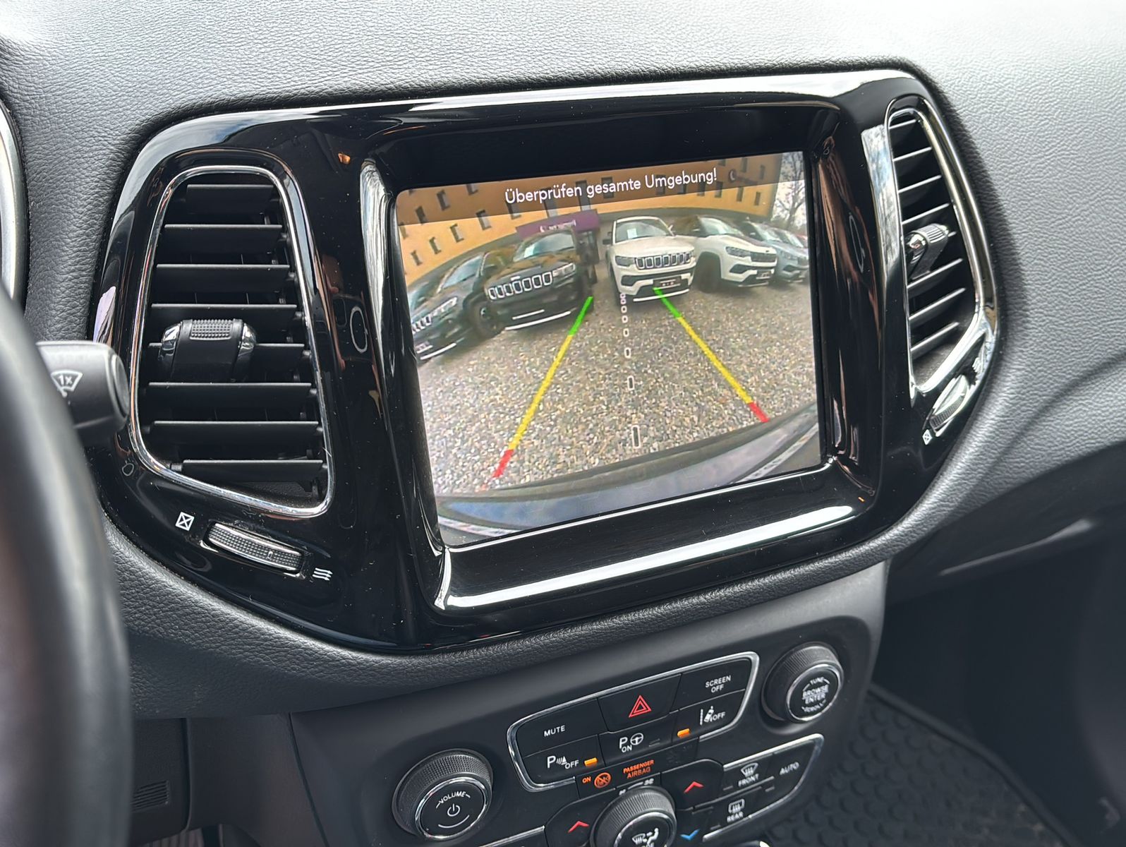 Fahrzeugabbildung Jeep Compass Limited FWD