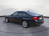 BMW 320i Sport Line Sport Aut. Navi Business AHK PDC - BMW 320 mit Benzin-Antrieb: Limousine, 320i