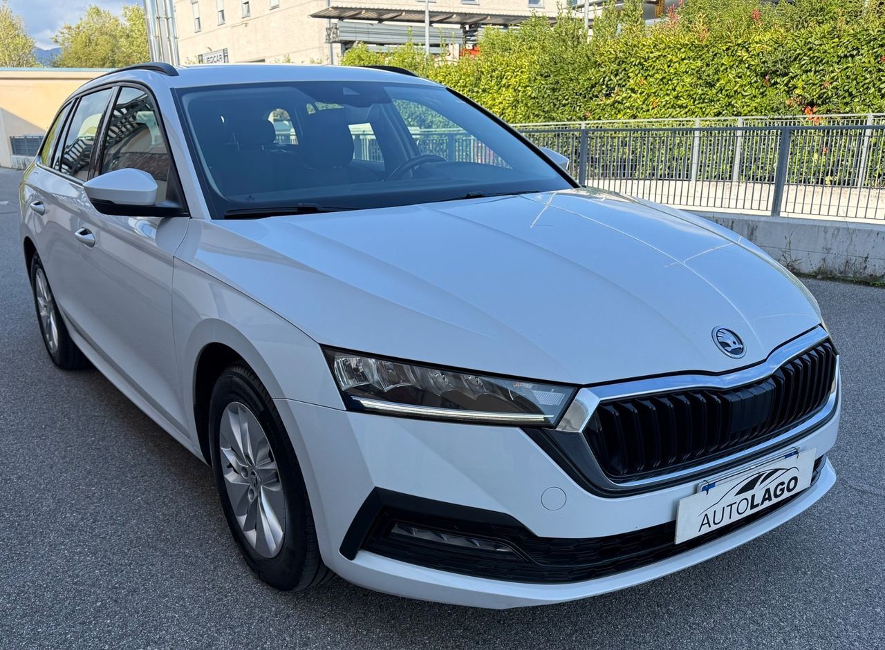 Skoda Octavia 2.0 TDI EVO SCR 150 CV DSG Wagon E imagem 3