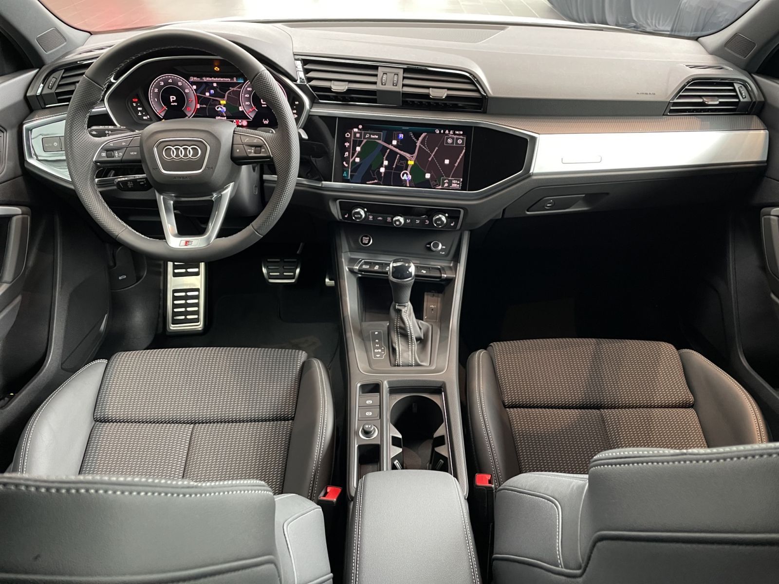 Audi Q3 - Bild 21