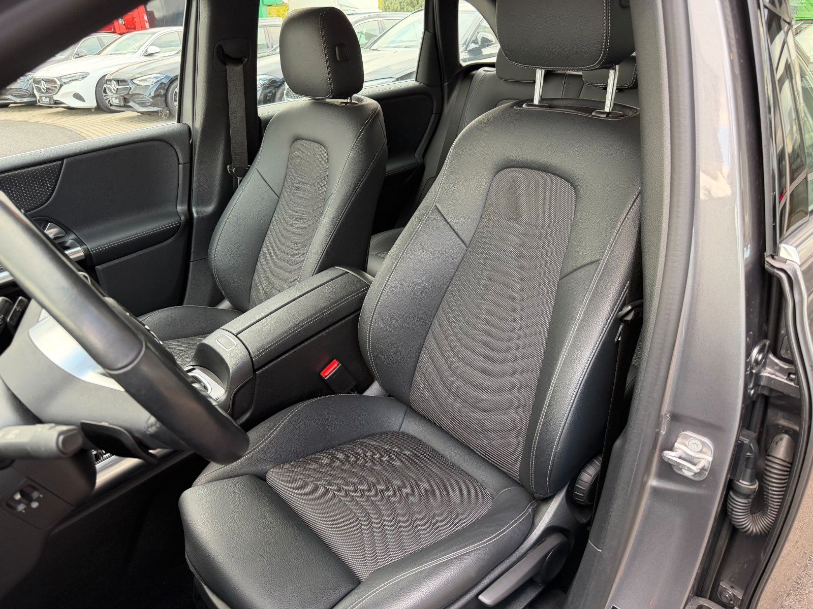 Fahrzeugabbildung Mercedes-Benz B 200d PROGRESSIVE+RFK+NAVI+LENKRADHEIZUNG+SPUR+
