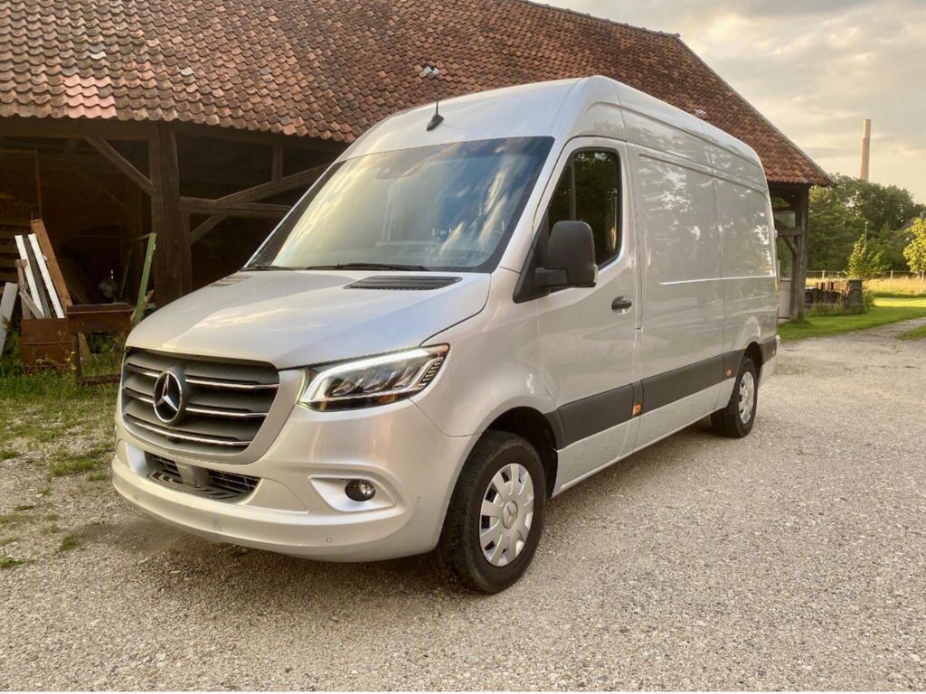 Image of Mercedes-Benz Sprinter