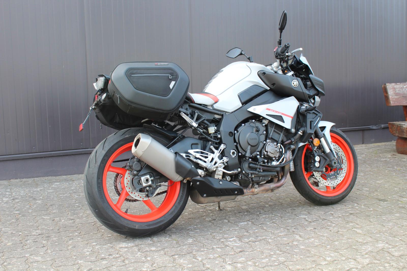 Yamaha MT-10 ABS / QSS / TCS / 1. Hand / Garantie