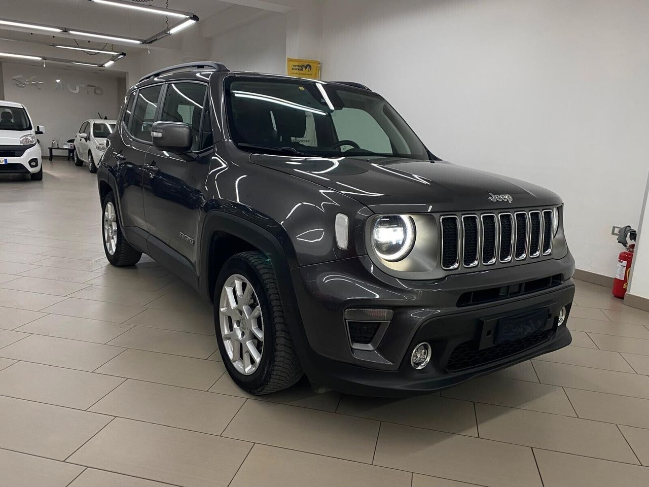 Jeep Renegade 1.6 Mjt 130 CV Limited imagem 2