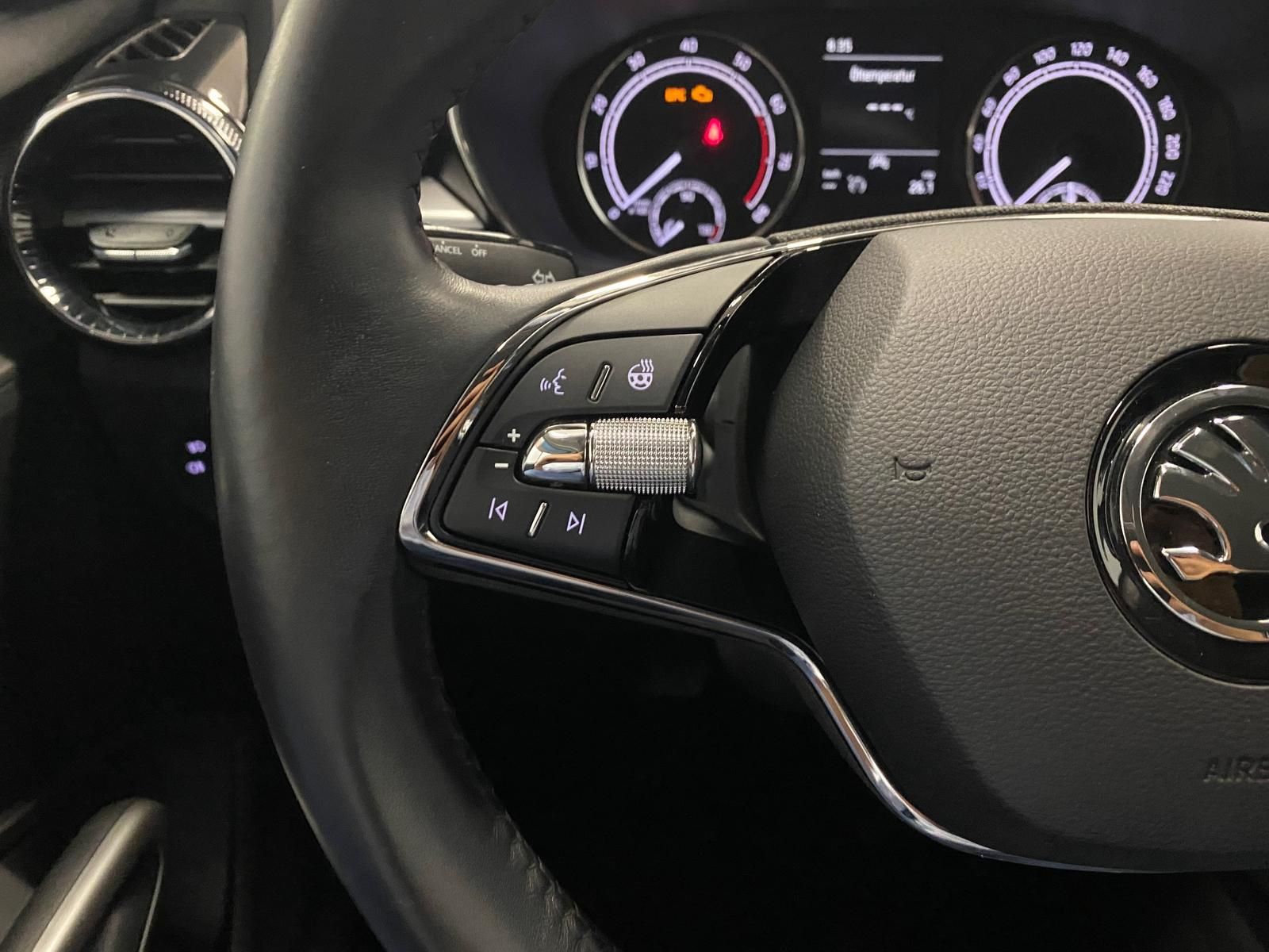 Fahrzeugabbildung SKODA Fabia 1.0 TSI Style APP+KLIMA+RFK+PDC+SITZHEIZ+A