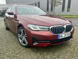 BMW 530e Touring Luxury h/k HUD Laser Pano INDIVIDUA - rote BMW 5er Reihe
