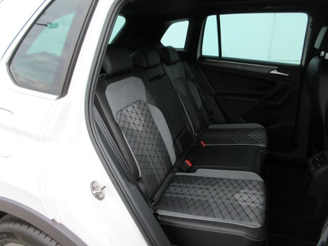 Tiguan 1.5 TSI DSG R-Line AHK/PANORAMA/MATRIX/AP