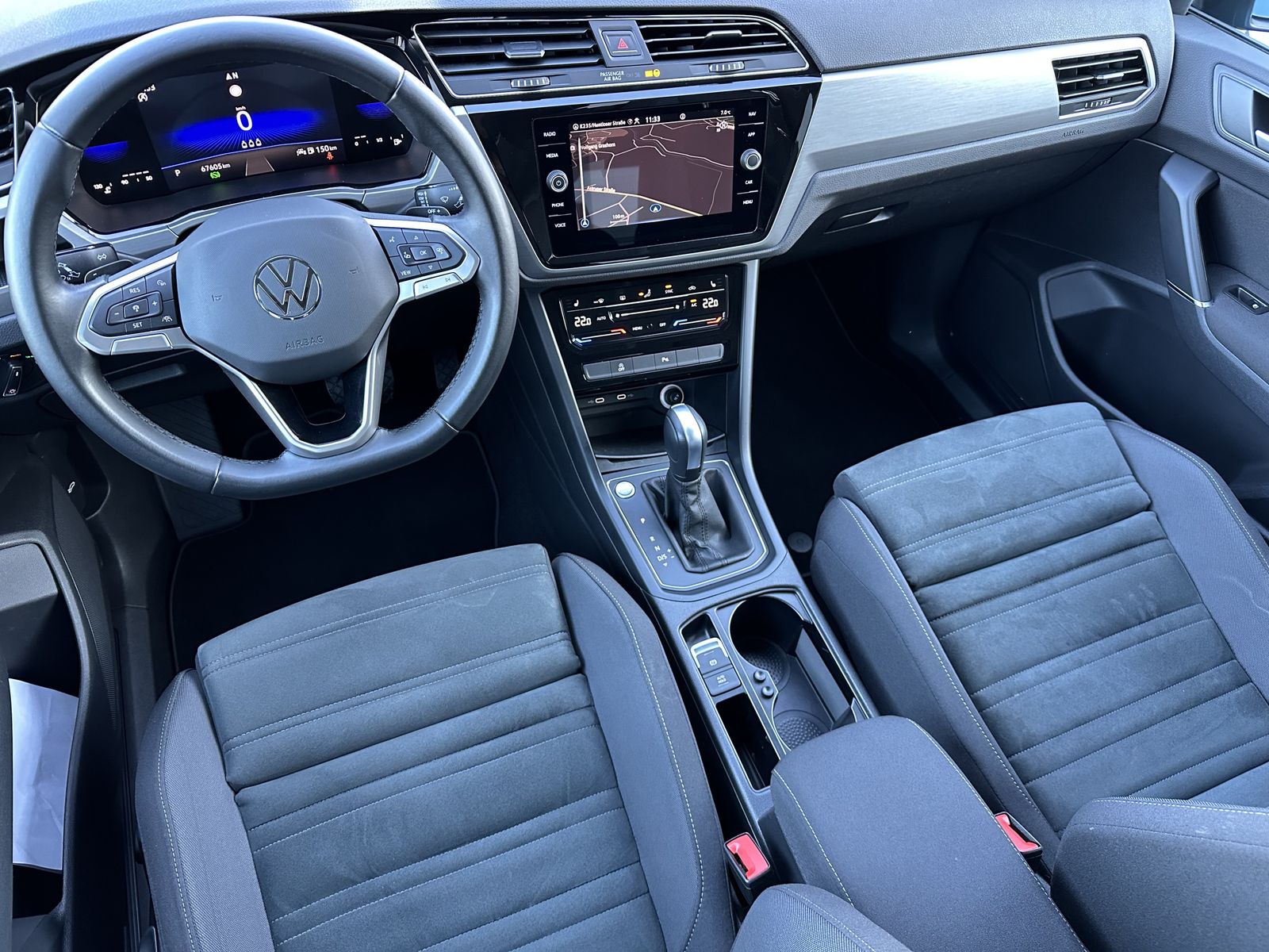 Fahrzeugabbildung Volkswagen Touran 2.0 TDI DSG IQ-DRIVE NAV+LED+KAM+ACC+VC