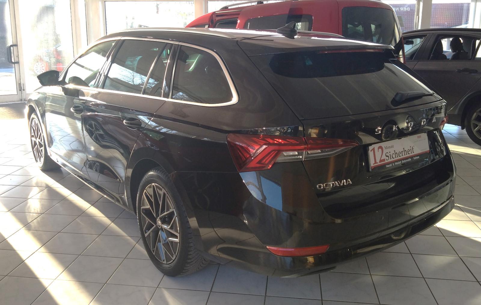 Skoda Octavia Combi Style AHK schwenkbar Lenkradheizun