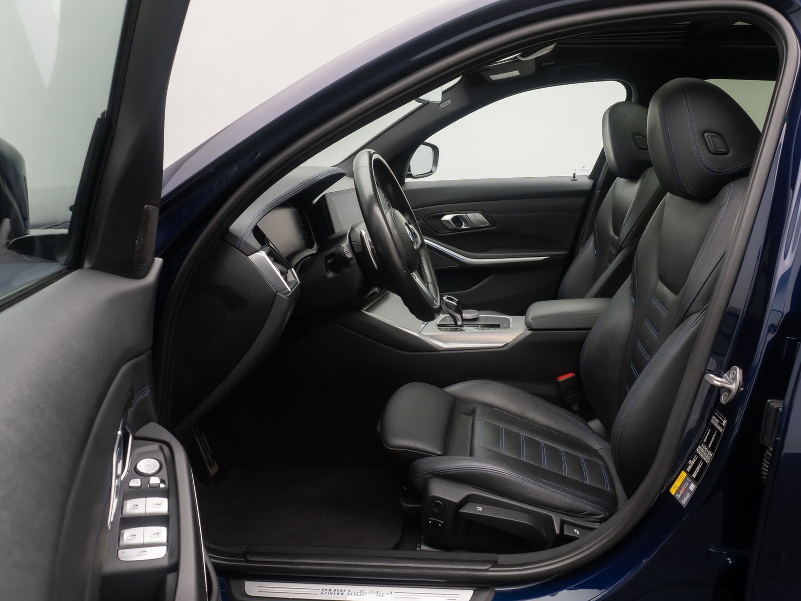 Fahrzeugabbildung BMW 330e xD M Sport 360&deg; HUD Panorama Individual 19"