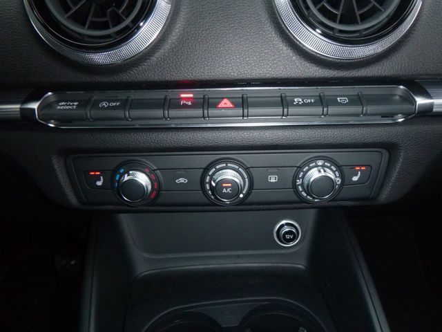 Fahrzeugabbildung Audi A3 1.5 TFSI Limousine sport> 41.875KM/AHK/NAV<
