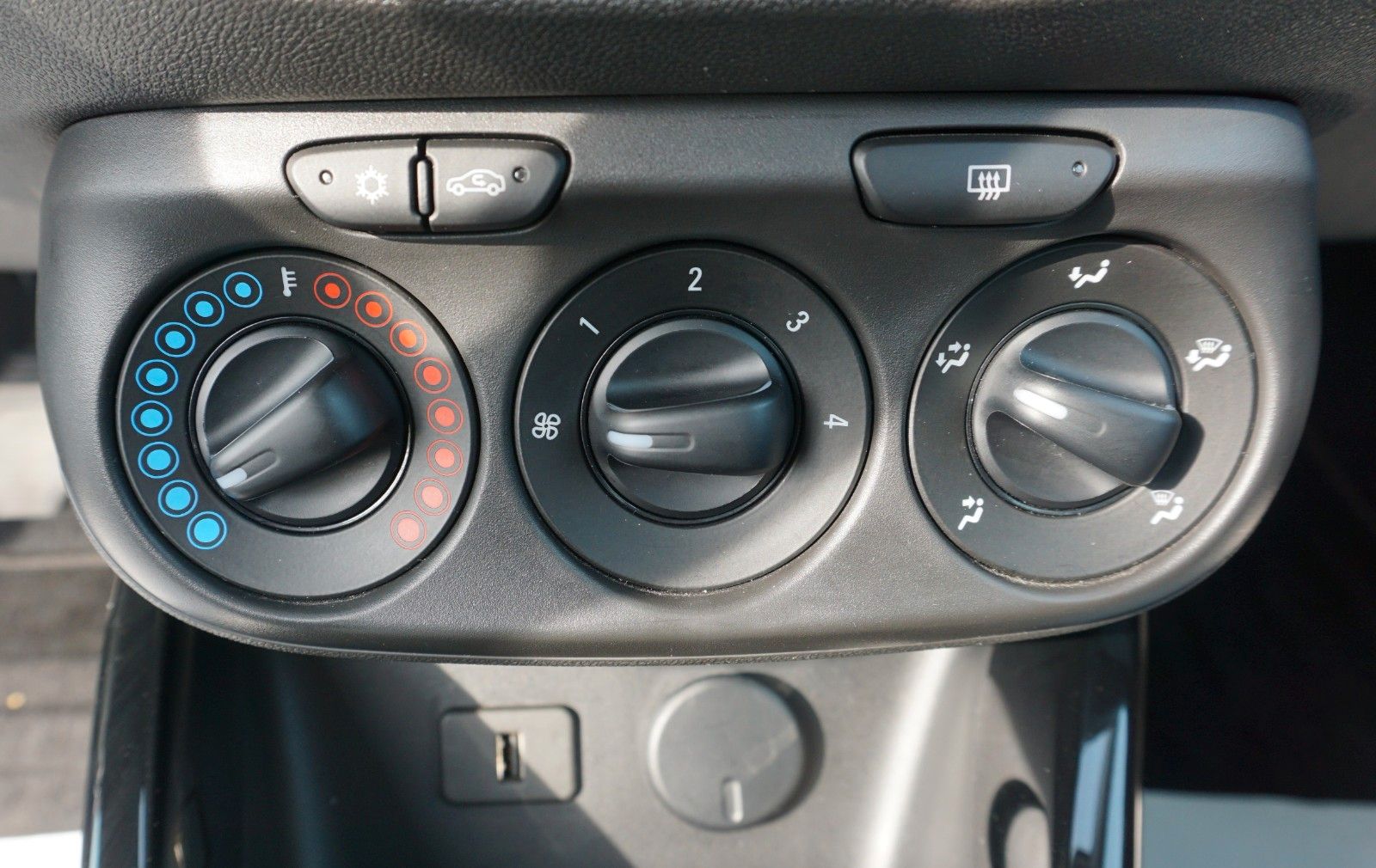 Fahrzeugabbildung Opel Adam JAM 1.4 64kW S/S, PDC, HSA, ESP, Tempomat