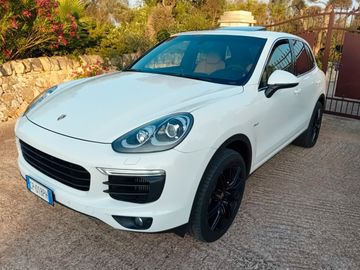 Porsche Cayenne - 2