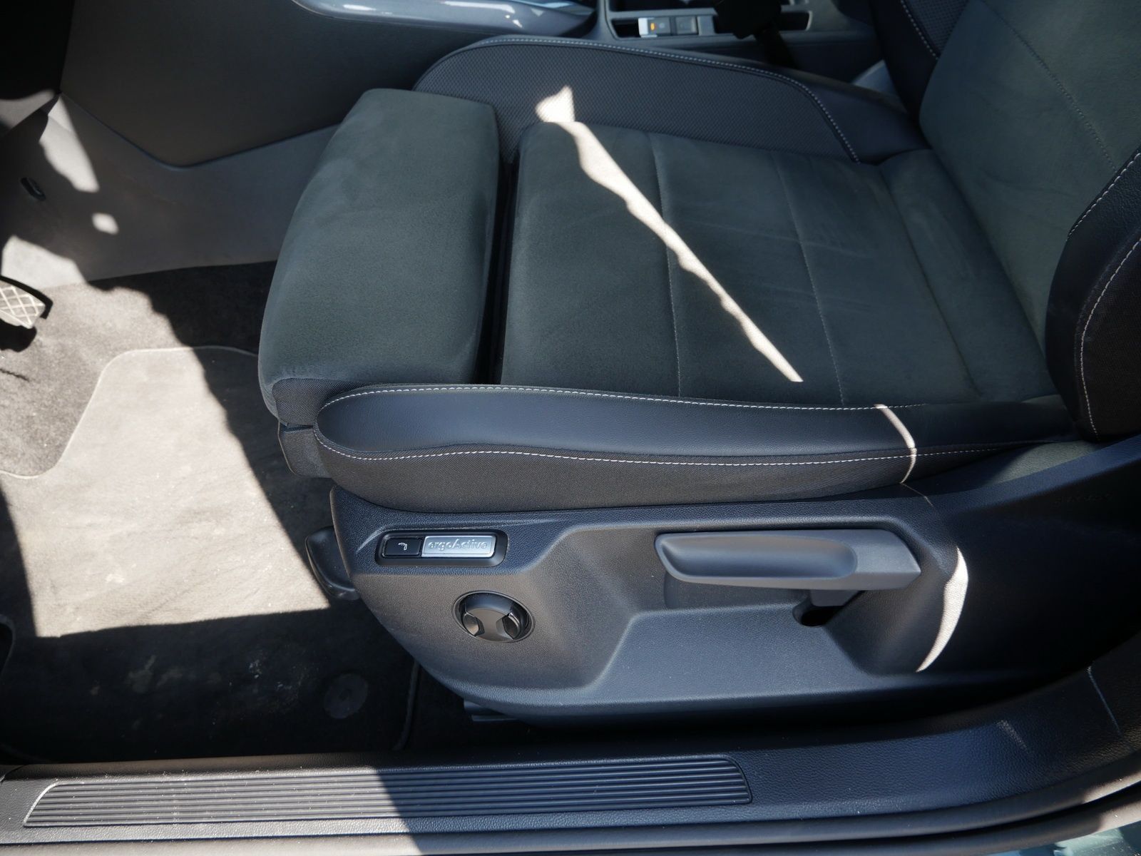 Volkswagen T-Roc - Bild 23