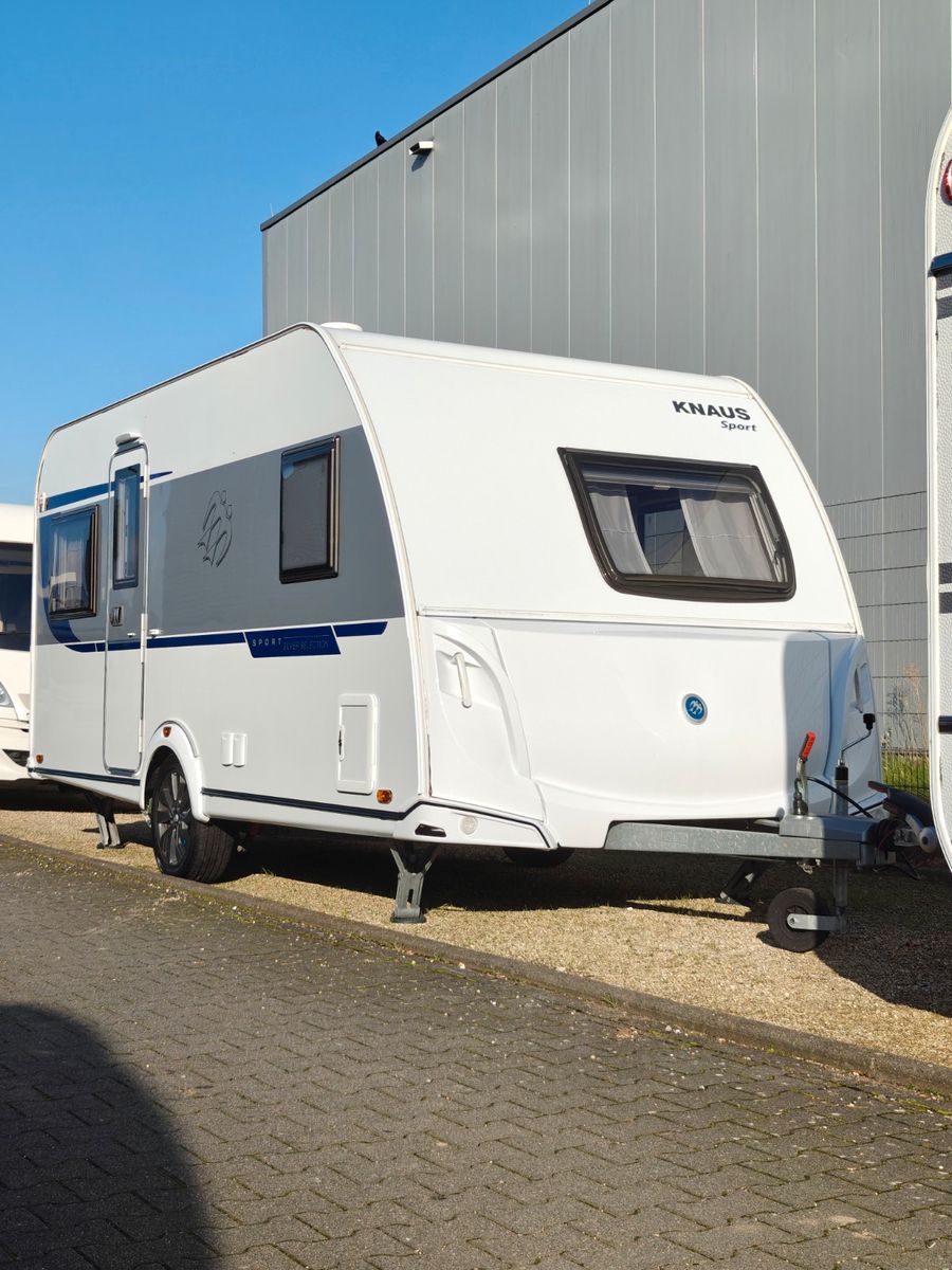 Fahrzeugabbildung Knaus Sport 450 FU Silver Selection - Rangiersystem -