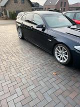 BMW Bmw F10 550i M-Paket V8 - BMW 550: F10 550i