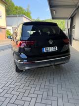 Volkswagen Tiguan Allspace 2.0 TDI SCR DSG 4MOTION Highline - Volkswagen Tiguan Allspace mit Diesel-Antrieb: Schwarz, Head-Up Display