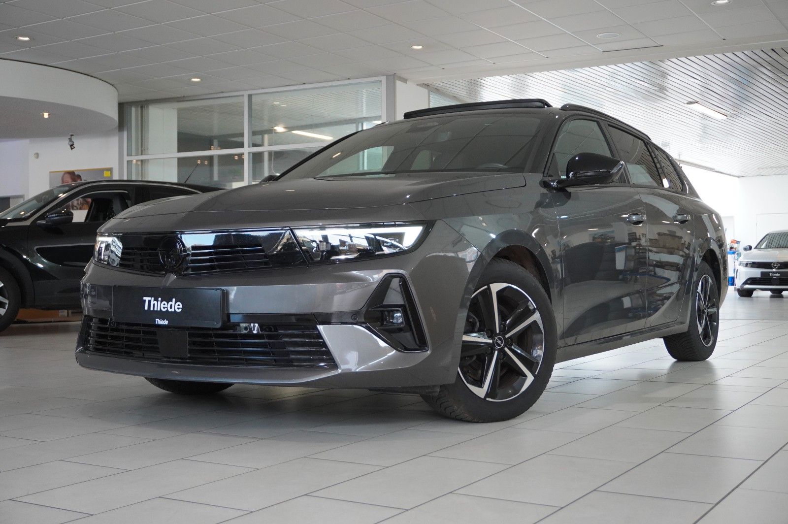 Fahrzeugabbildung Opel Astra L ST 1.2T GS SPORT NAVI/LED/360°/PANO./HUD