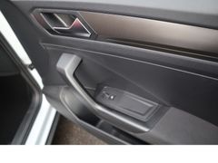 Fahrzeugabbildung Volkswagen T-Roc 4Motion 1hd Navi Tempo Panoo Scheckheftge