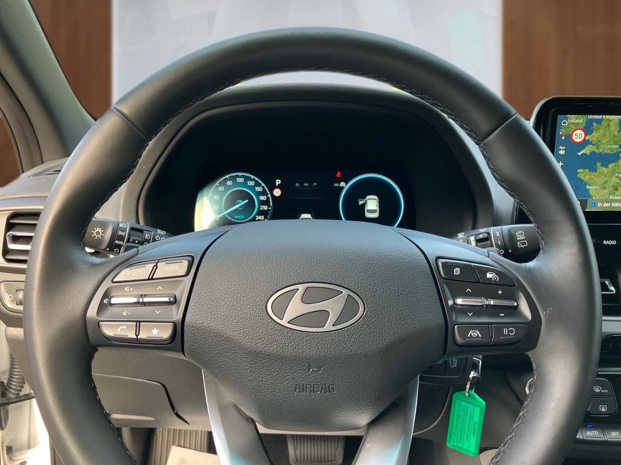 Fahrzeugabbildung Hyundai i30 ADVANTAGE LED*CARPL*SHZ*LHZ*KAM*2Z-K