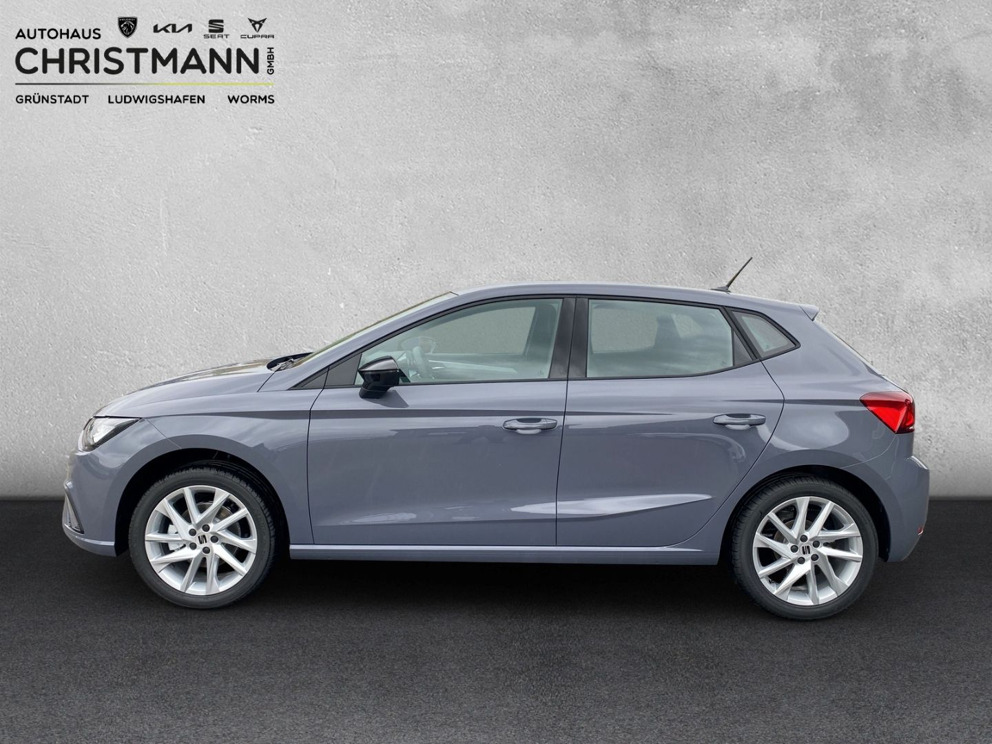 Fahrzeugabbildung SEAT Ibiza FR Navi Digitales Cockpit LED Apple CarPla