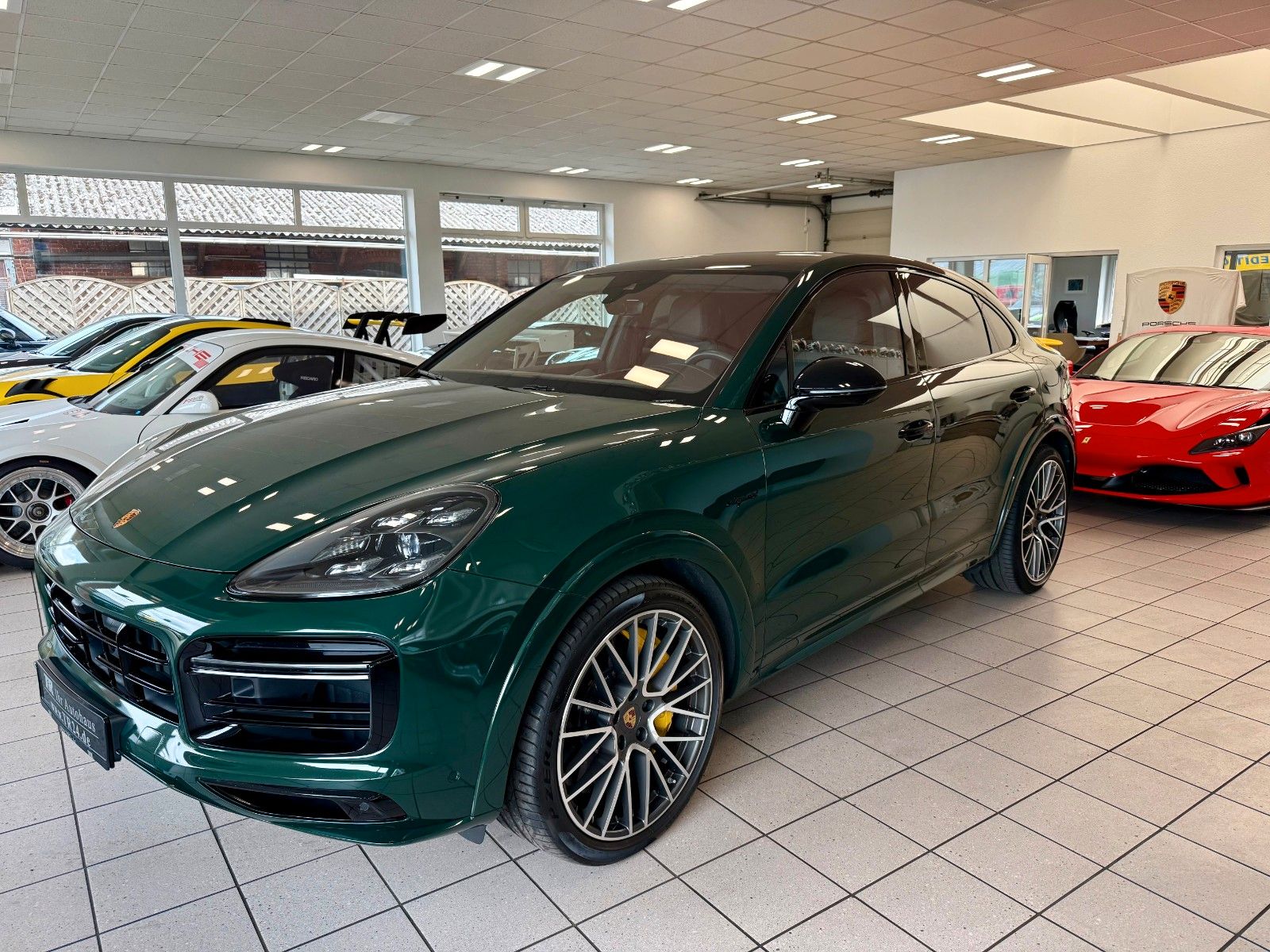 Fahrzeugabbildung Porsche Cayenne Coupe Turbo S E-Hybrid APPROVED / PTS
