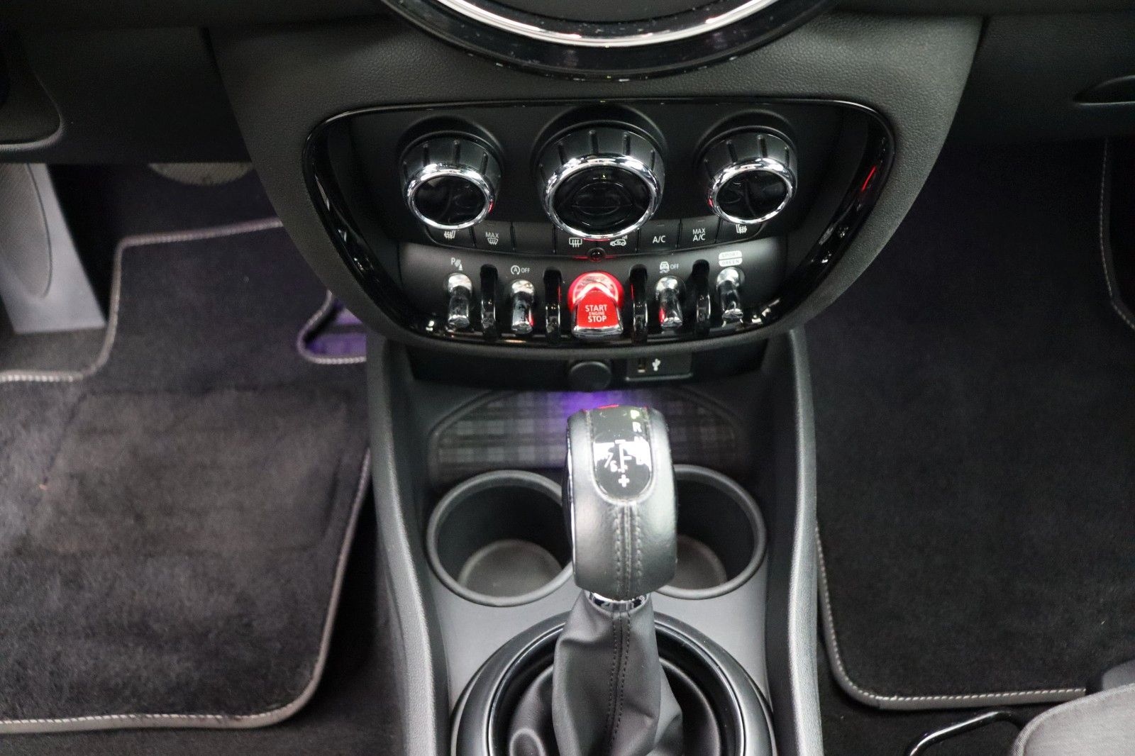 Fahrzeugabbildung MINI Cooper Clubman 1.5