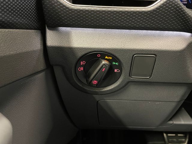 T-Cross United 1.0 TSI DSG R-LINE NAVI LED RFK