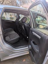 Mercedes-Benz B 200 - - Mercedes-Benz B 200 in Leverkusen