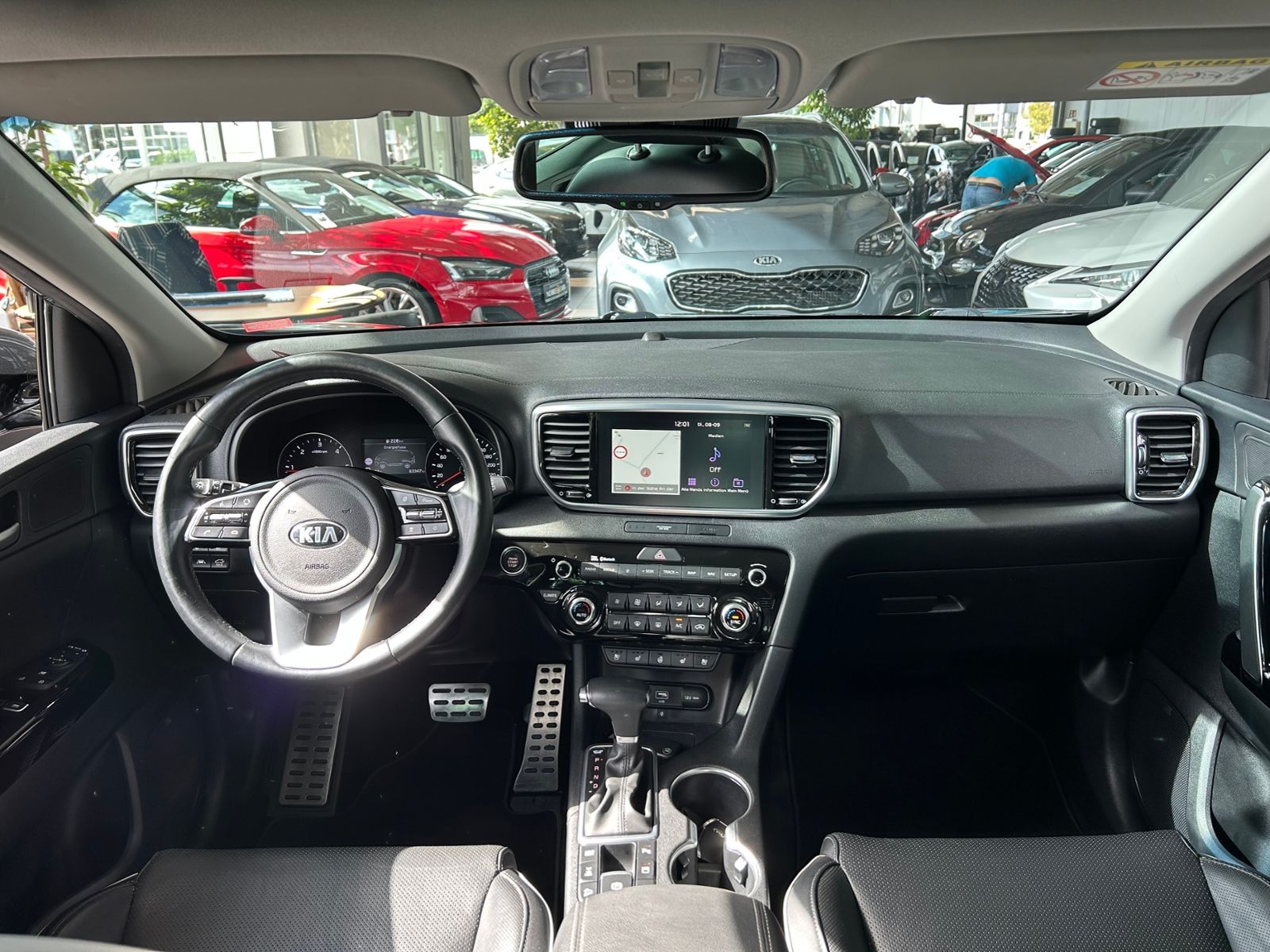 Fahrzeugabbildung Kia Sportage Platinum Edition 4WD PANO LEDER 19"