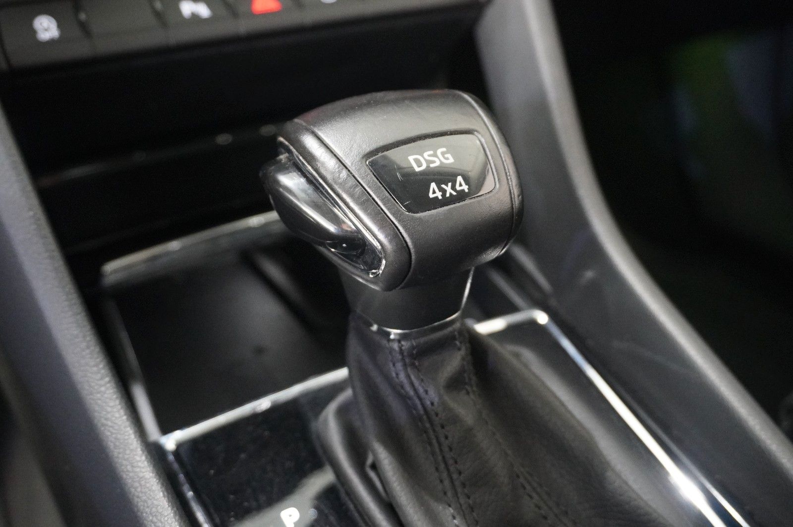 Fahrzeugabbildung SKODA Kodiaq 2.0 TSI STYLE 4X4 7-SITZ NAVI/KAMERA/AHK