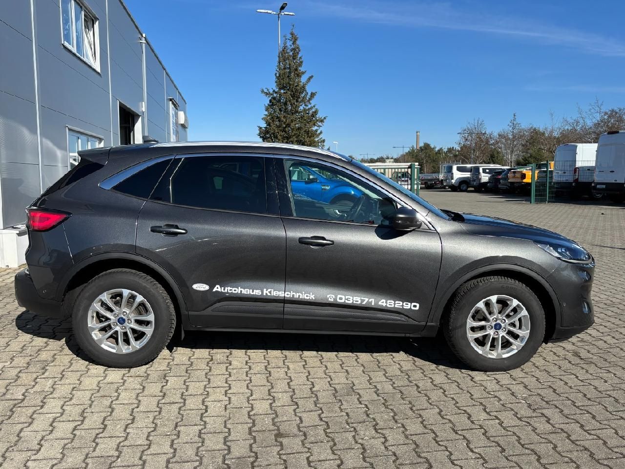 Fahrzeugabbildung Ford Kuga Titanium