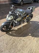 Ducati Streetfighter V2 - Ducati Streetfighter V2 S