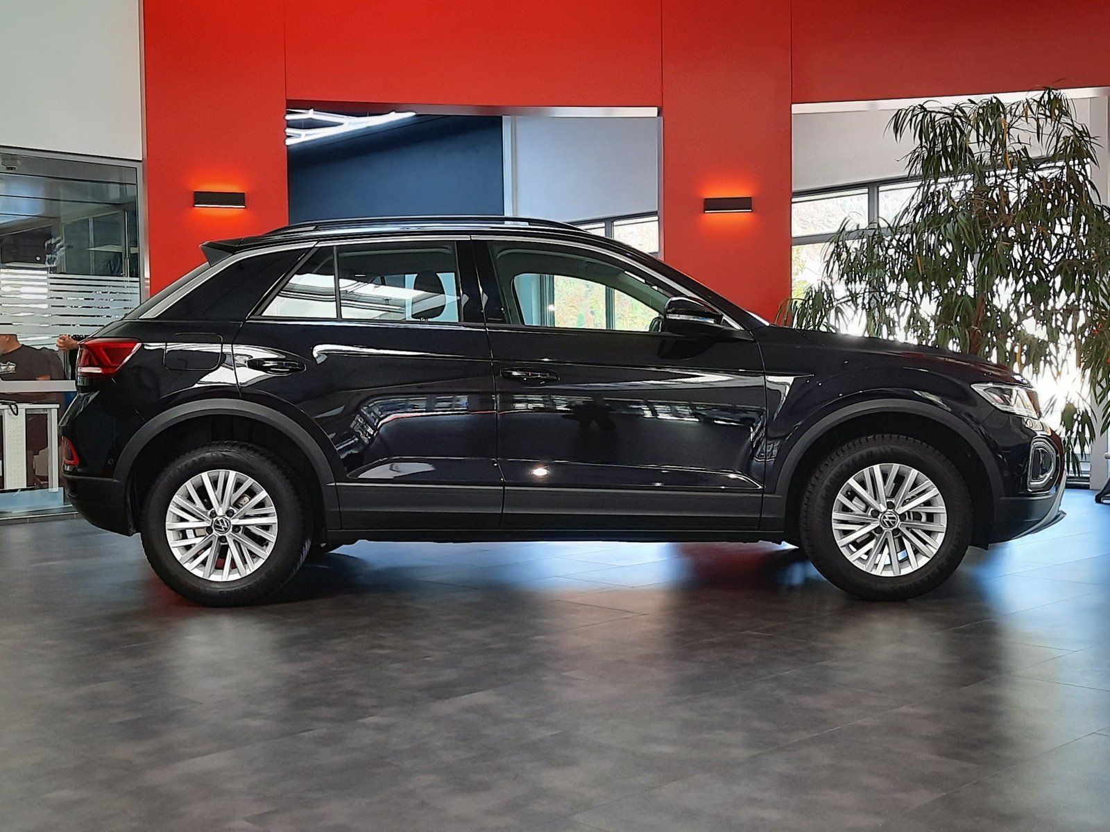 Fahrzeugabbildung Volkswagen T-Roc TSI *Standhzg*AHK*Navi*LED*PDC*ACC*APP*