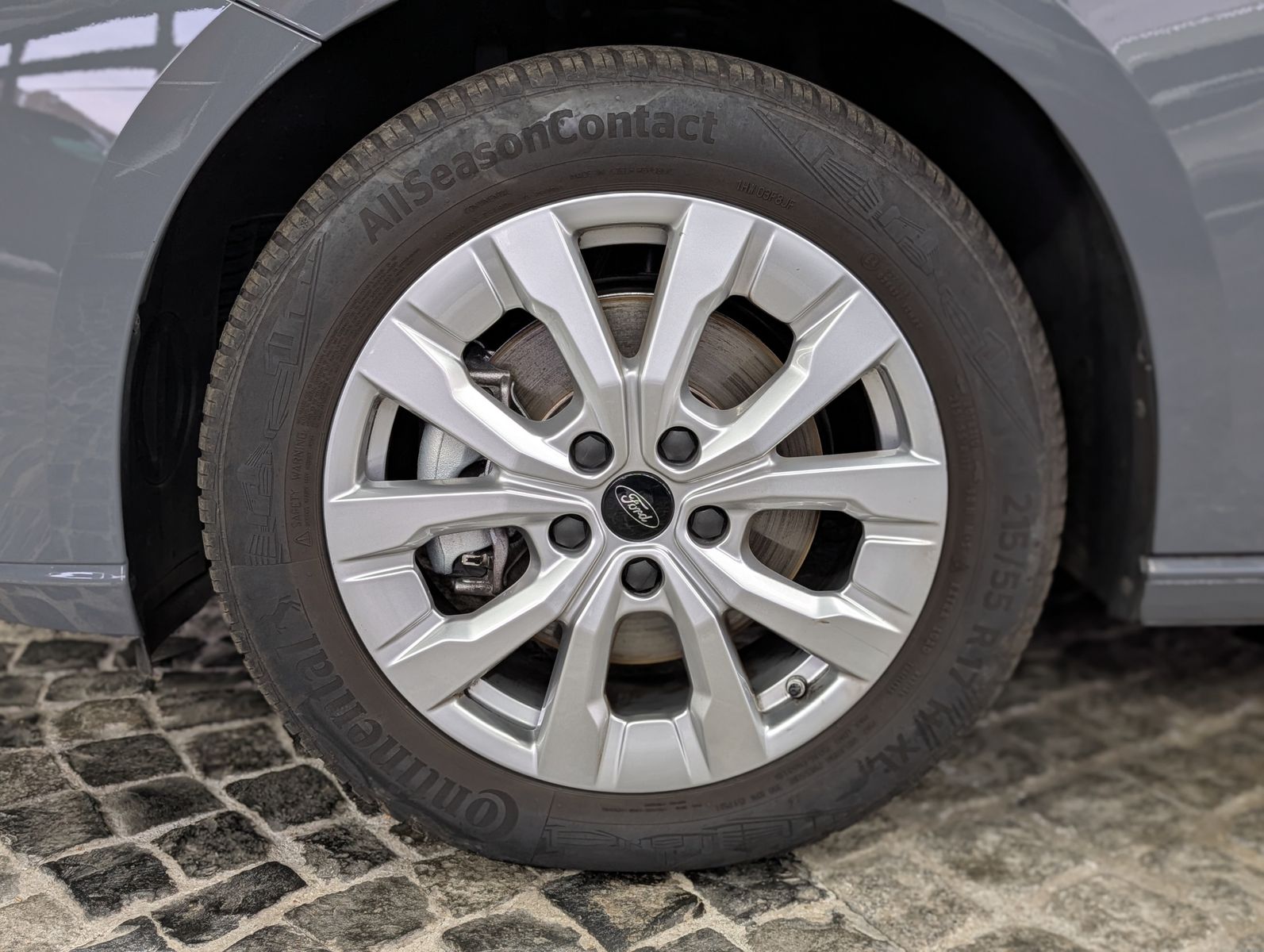 Fahrzeugabbildung Ford Tourneo Connect L2 Titanium 7-Sit Bi-LED Cam AHK