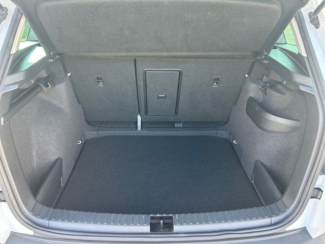 Fahrzeugabbildung SKODA Karoq 2.0TDI Clever LED+TEMPOMAT+AHK+NAVI+++