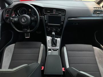 Volkswagen Golf - 10