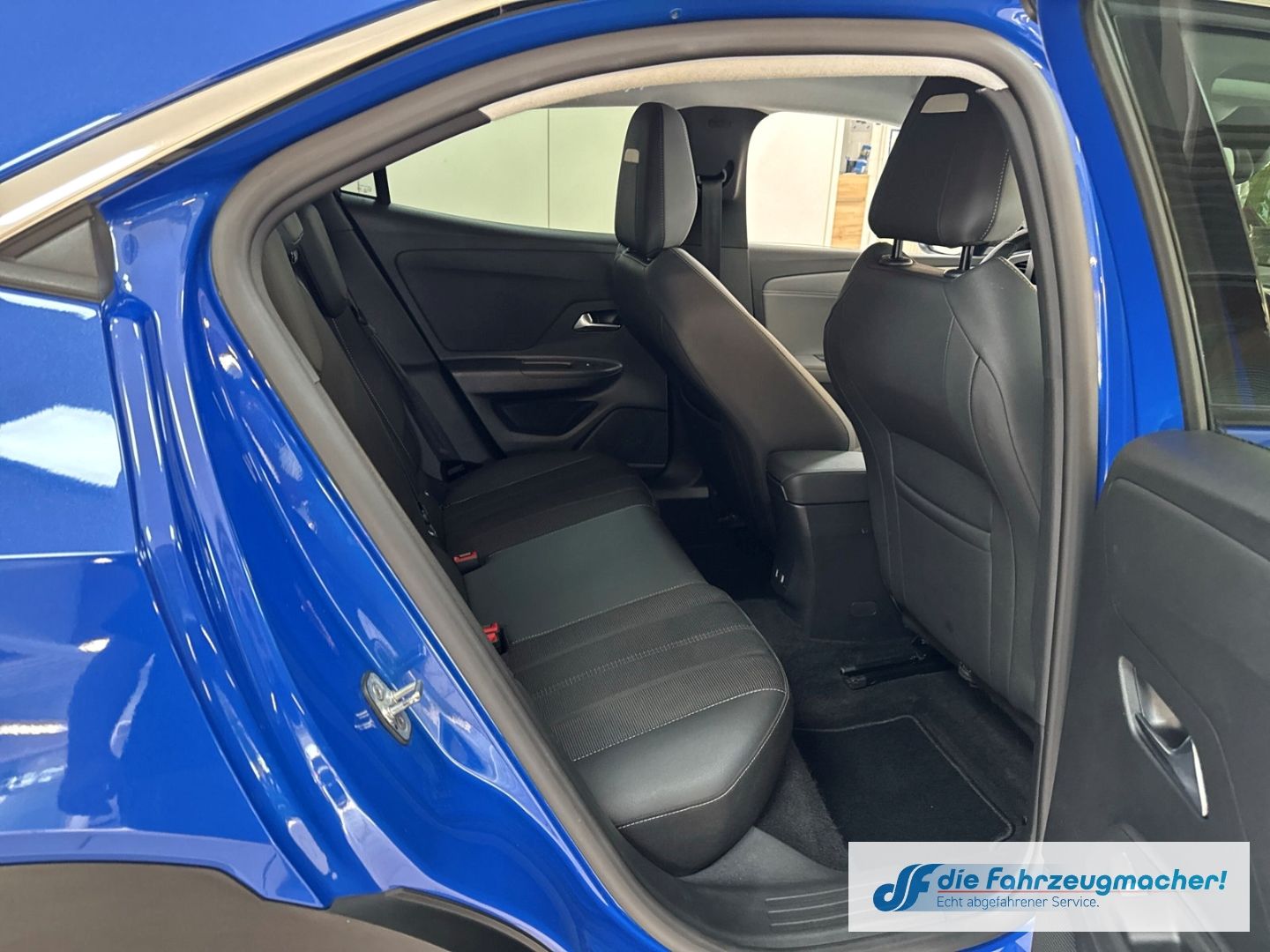 Fahrzeugabbildung Opel Mokka e Elegance Navi Digitales Cockpit LED ACC