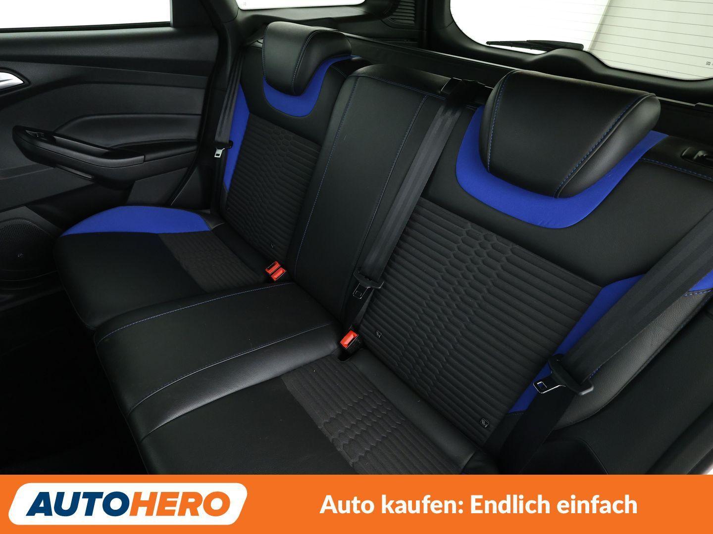 Ford Focus 2.0 EcoBoost ST*NAVI*XENON*TEMPO*CAM*PDC*