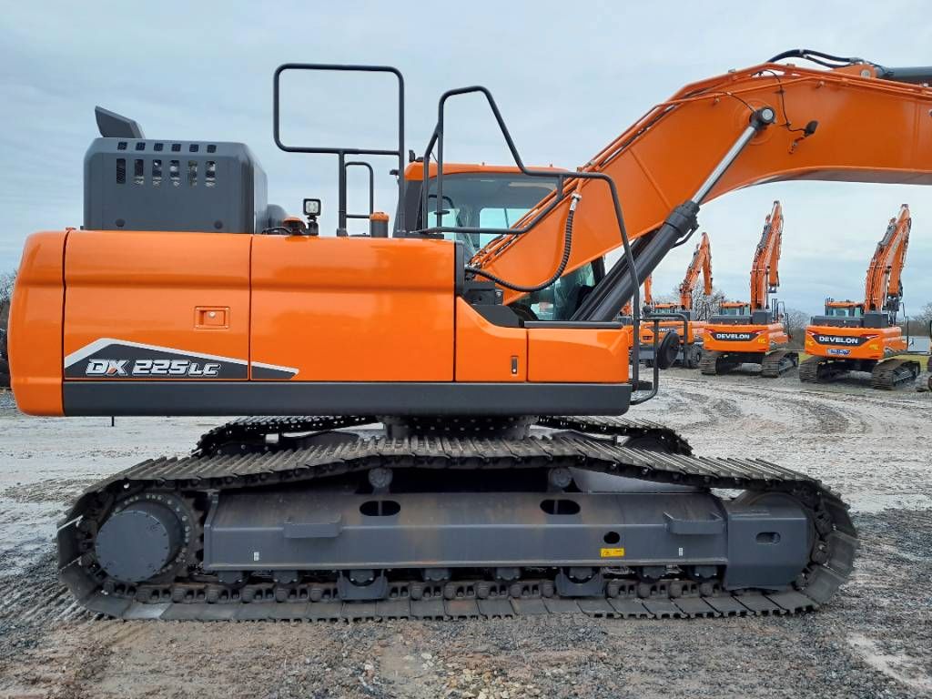 Fahrzeugabbildung Andere Develon DX 225 LC-7