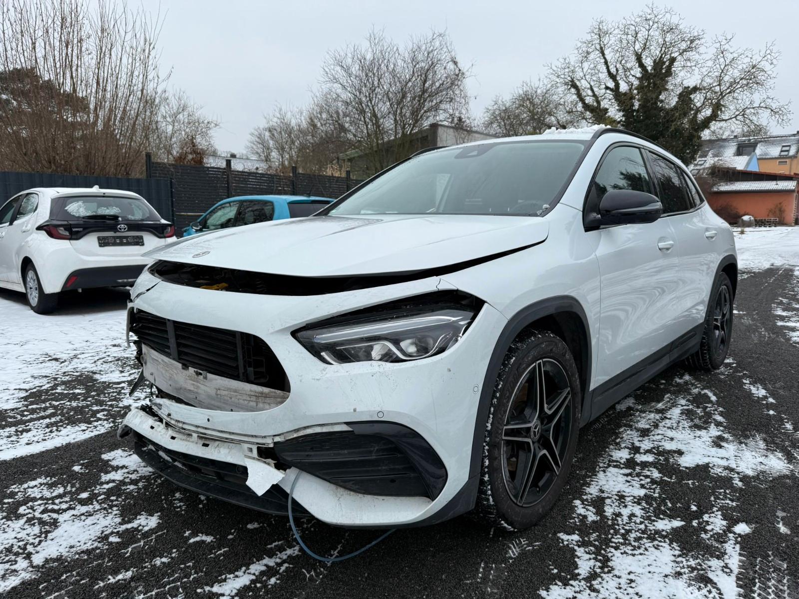 Mercedes-Benz GLA 200 AMG AHK Kamera