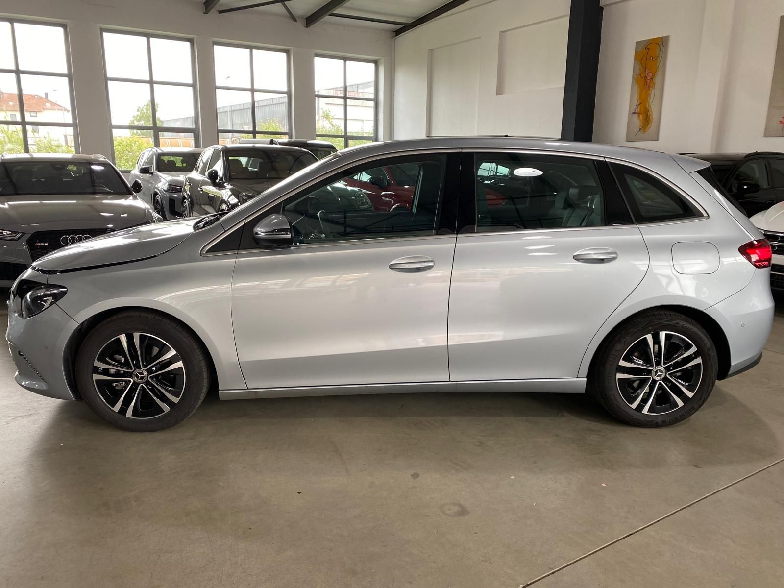 Fahrzeugabbildung Mercedes-Benz B 180 Progressive Advanced/MBUX-High/