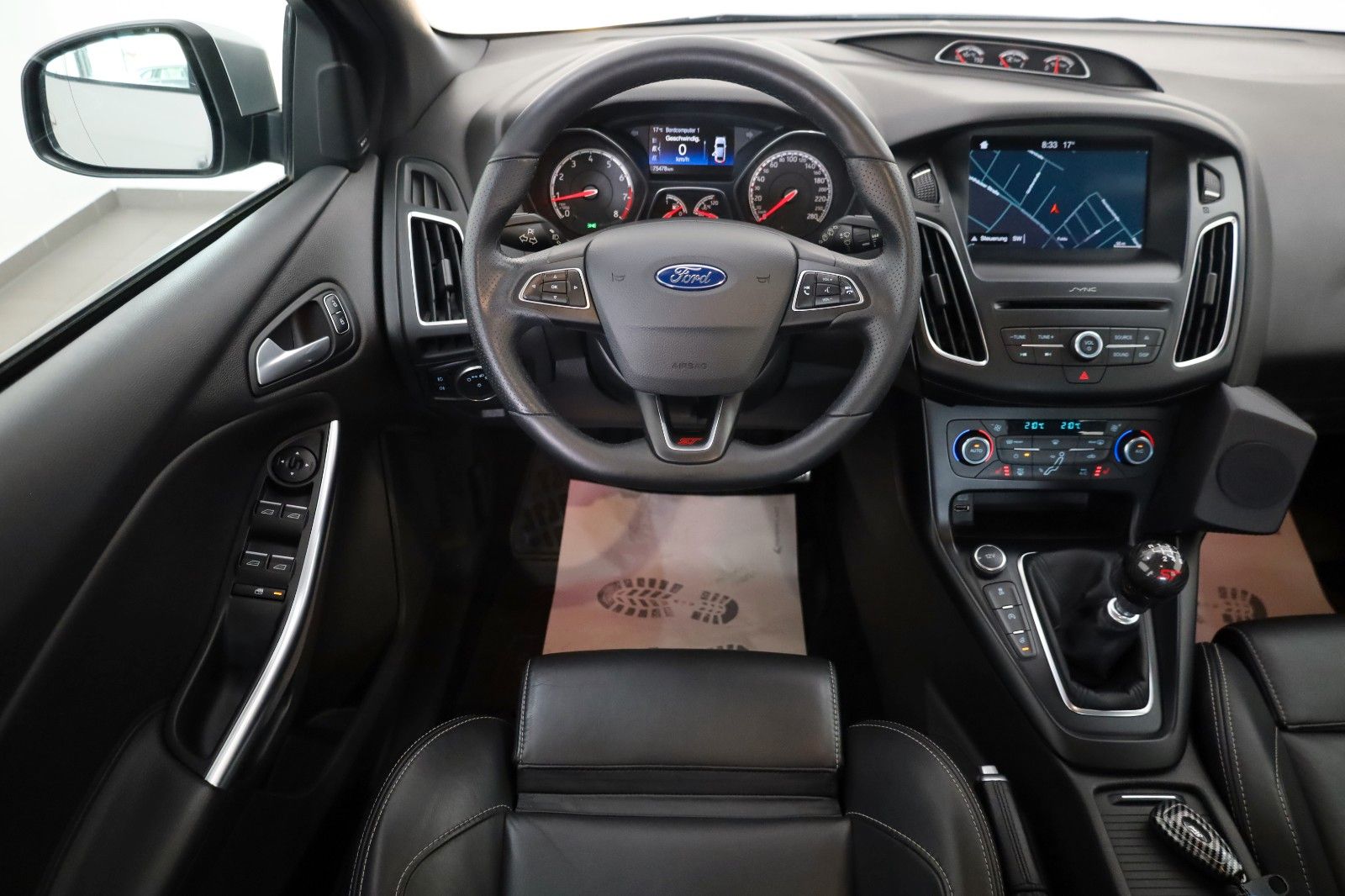 Fahrzeugabbildung Ford Focus Turnier ST Recaro,Leder,Navi,Xenon,Sony,SH