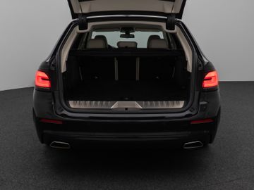 Fahrzeugabbildung BMW 530e Tour HUD Laser Sportsitz Komfortzugang