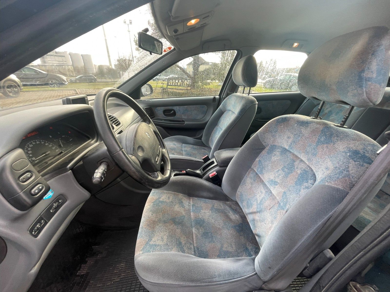 Fahrzeugabbildung Renault Laguna RXE 3.0 V6 24V Concorde