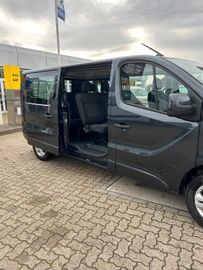 Bild 8 Renault Trafic Grand Combi L2H1 Life Blue dCi 170EDC
