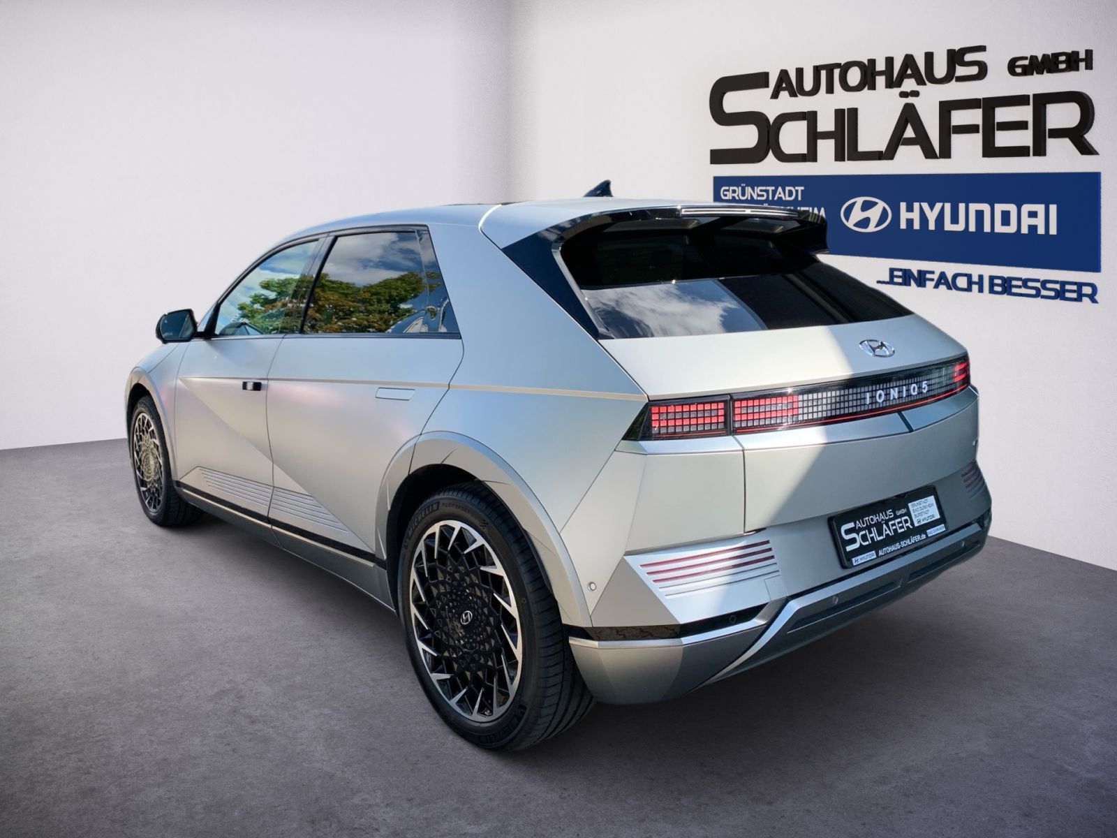 Fahrzeugabbildung Hyundai IONIQ 5 Uniq 77,4 kWh 4WD Assi 20Zoll Pano