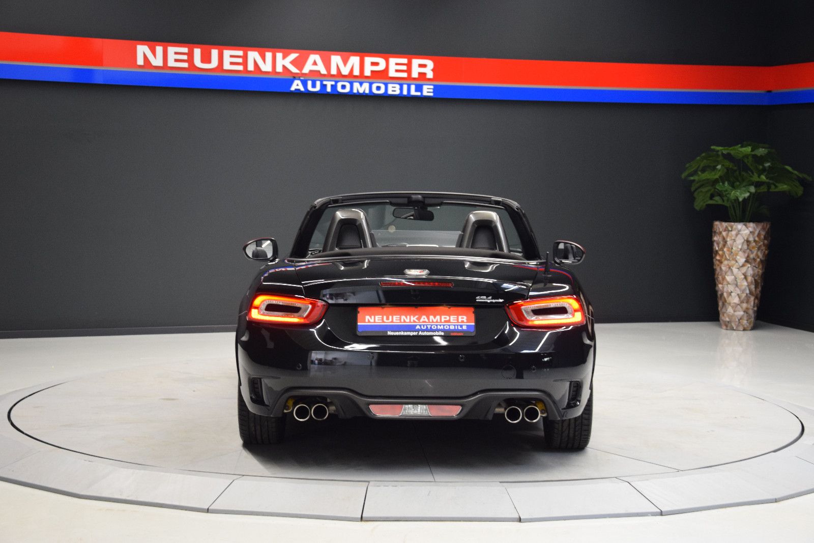 Fahrzeugabbildung Abarth 124 Spider Turismo Leder Bose PDC Radio+